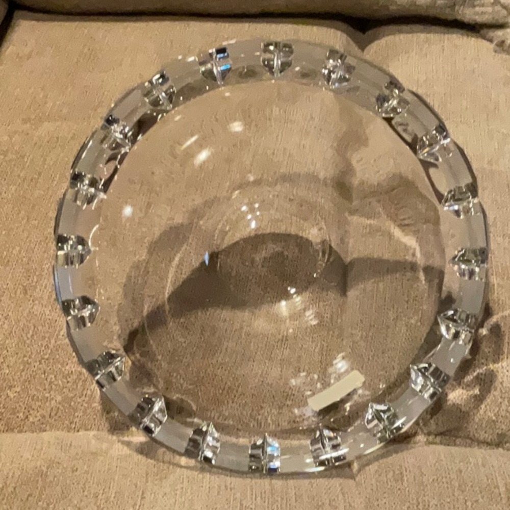 NACHTMANN CRYSTAL BOWL WITH FACETED SQUARE TRIM 8.5” ACROSS - Picture 8 of 15